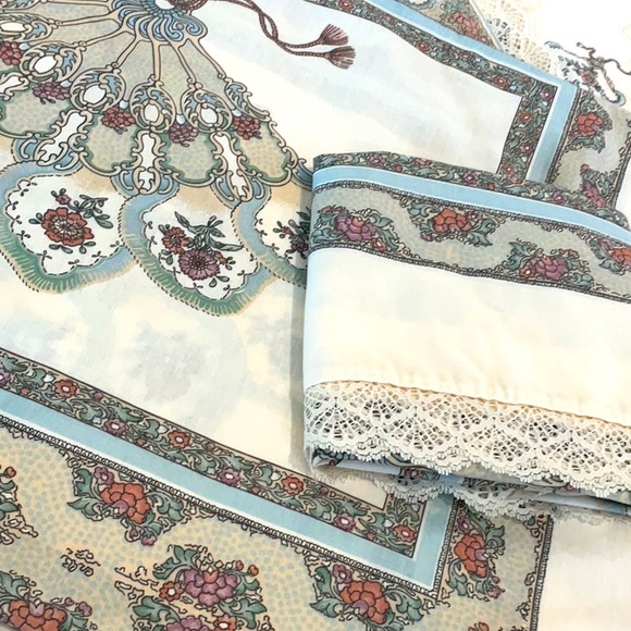 Louis Nichole designer vintage twin sheets in excellent condition. Four pieces. - Picture 2 of 12